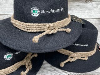 Bestickte Hüte mit Charakter